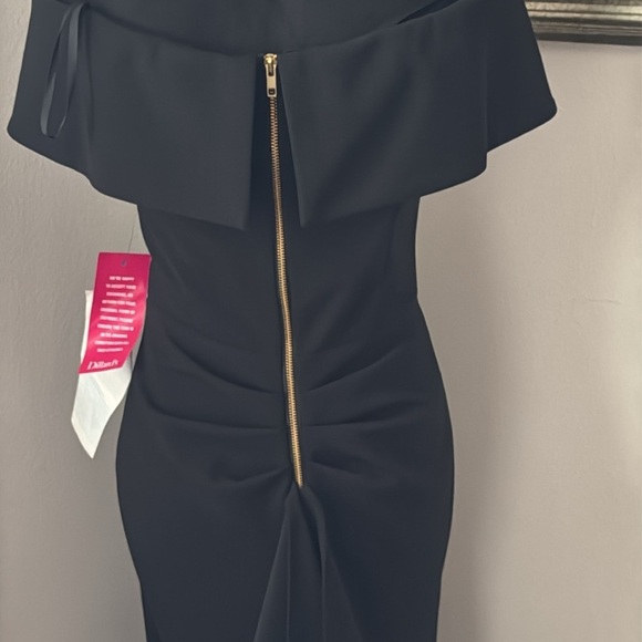 Betsy & Adam black off the shoulder back cascade and exposed zip Sz 8 gown new - Picture 8 of 13